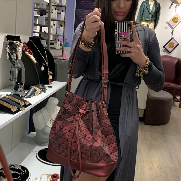 Funky Bucket Bag - Picture 3 of 12